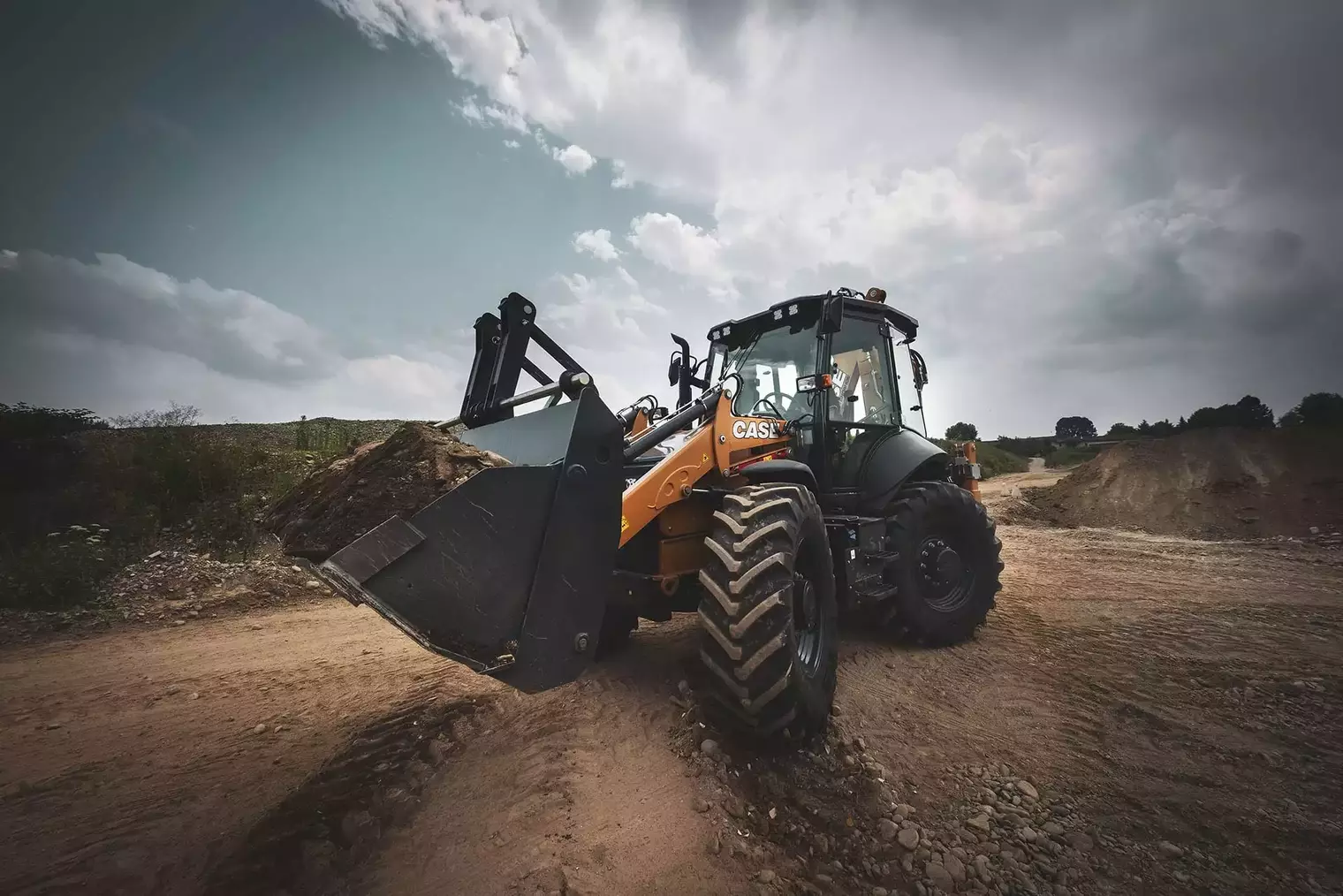 SV-Series Backhoe Loaders