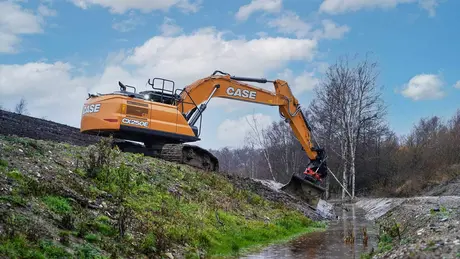 E-Series Crawler Excavators - CX250E