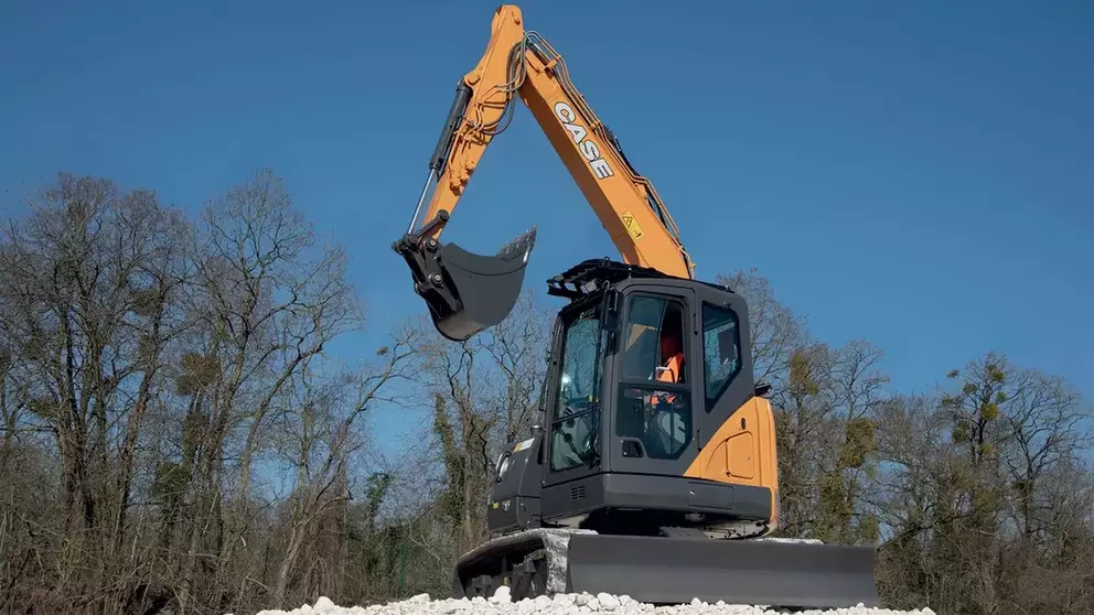 Pelles Midi sur Chenilles Série D