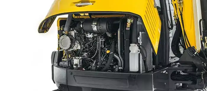 mini-crawler-excavators-engine-01b