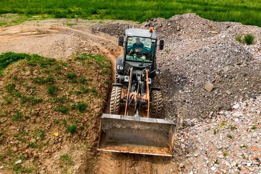 CASE 21F Compact Wheel Loader  | CASE Construction Equipment