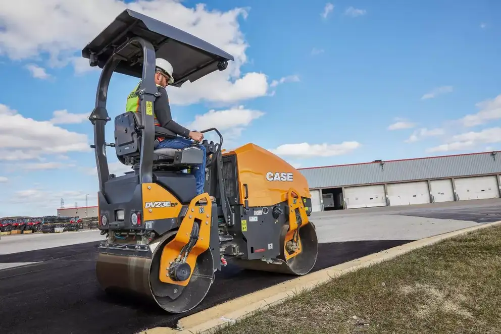 DV23E EP Double Drum Vibratory Compactor | CASE Construction Equipment
