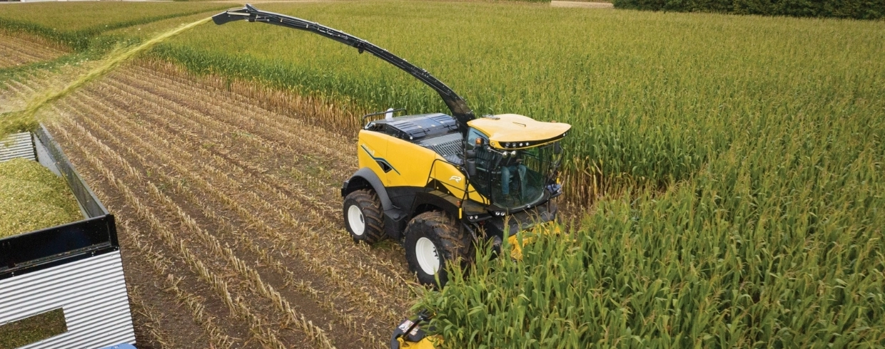 fr-forage-cruiser-sp-variflow-accelerator-and-crop-processor-01a