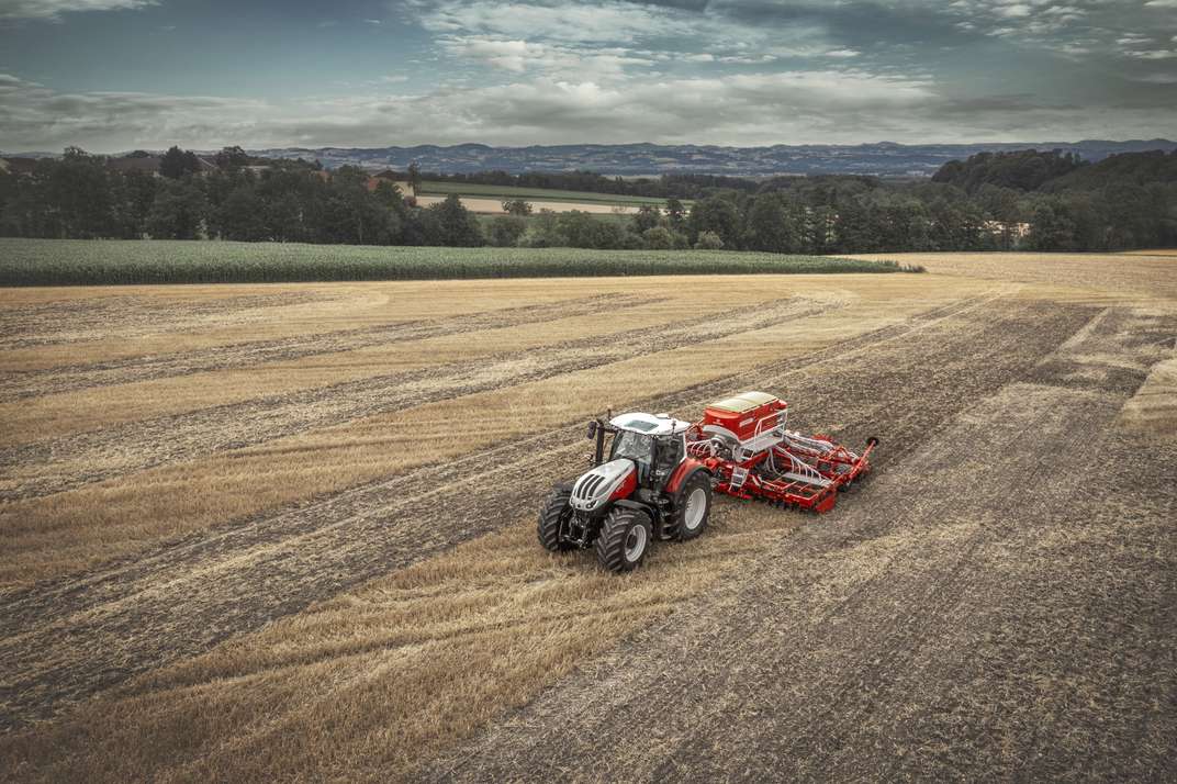 STEYR Traktoren_6340 Terrus CVT_res.jpg