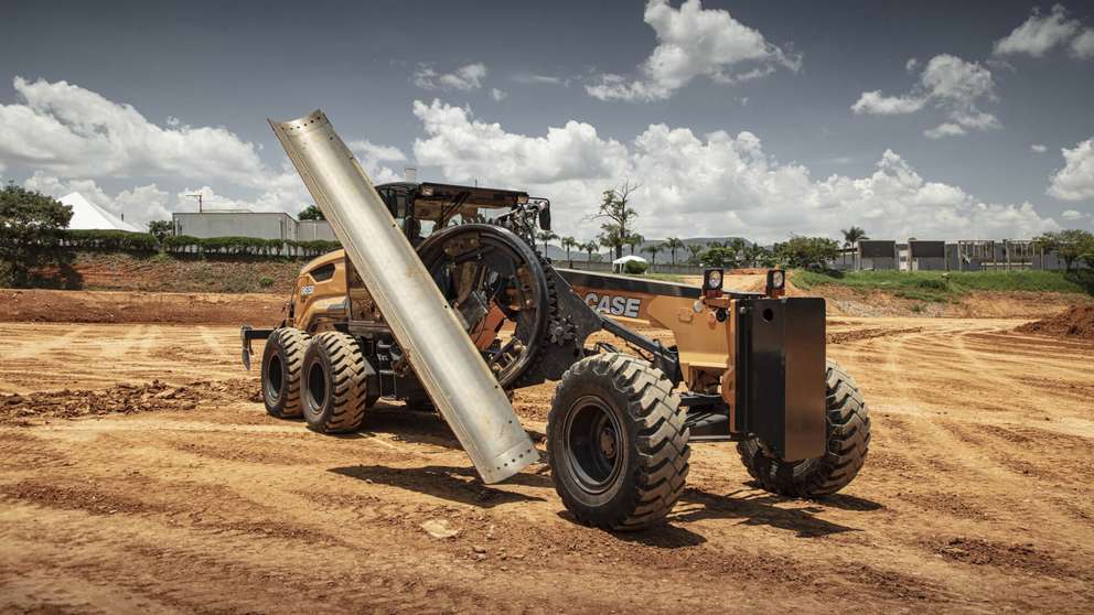 CASE B-Series 2 Motor Graders powerful, rugged, versatile: high productivity on the toughest jobs