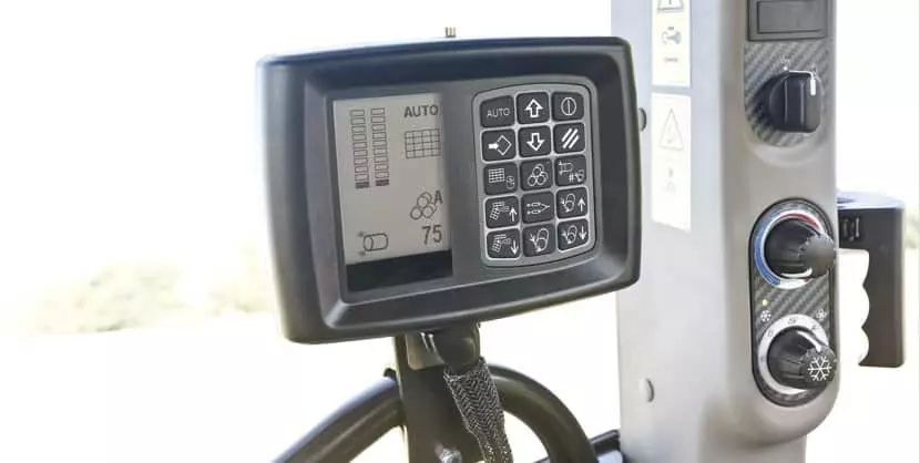 Round Balers RB344 Series Fixed Chamber | Case IH