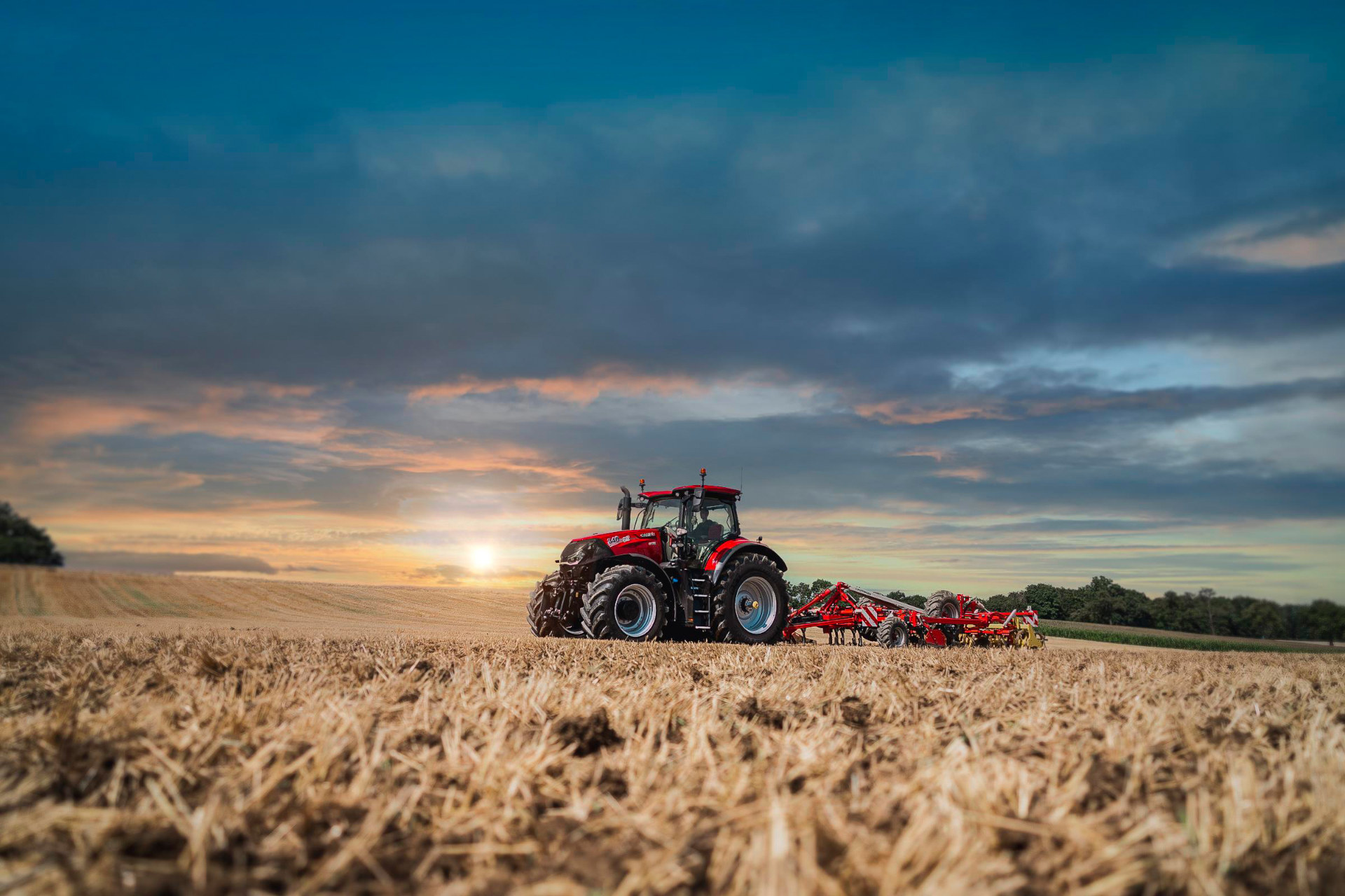 CASE IH_OPTUM 340 CVXDRIVE_FIELDWORK_resize.jpg