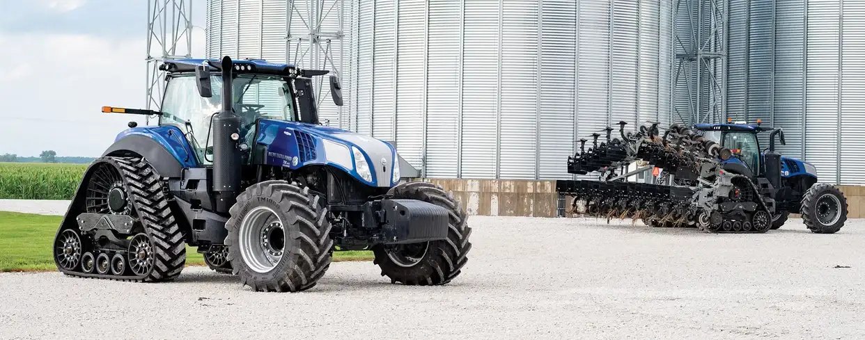 GENESIS® T8 tractor with SmartTrax™