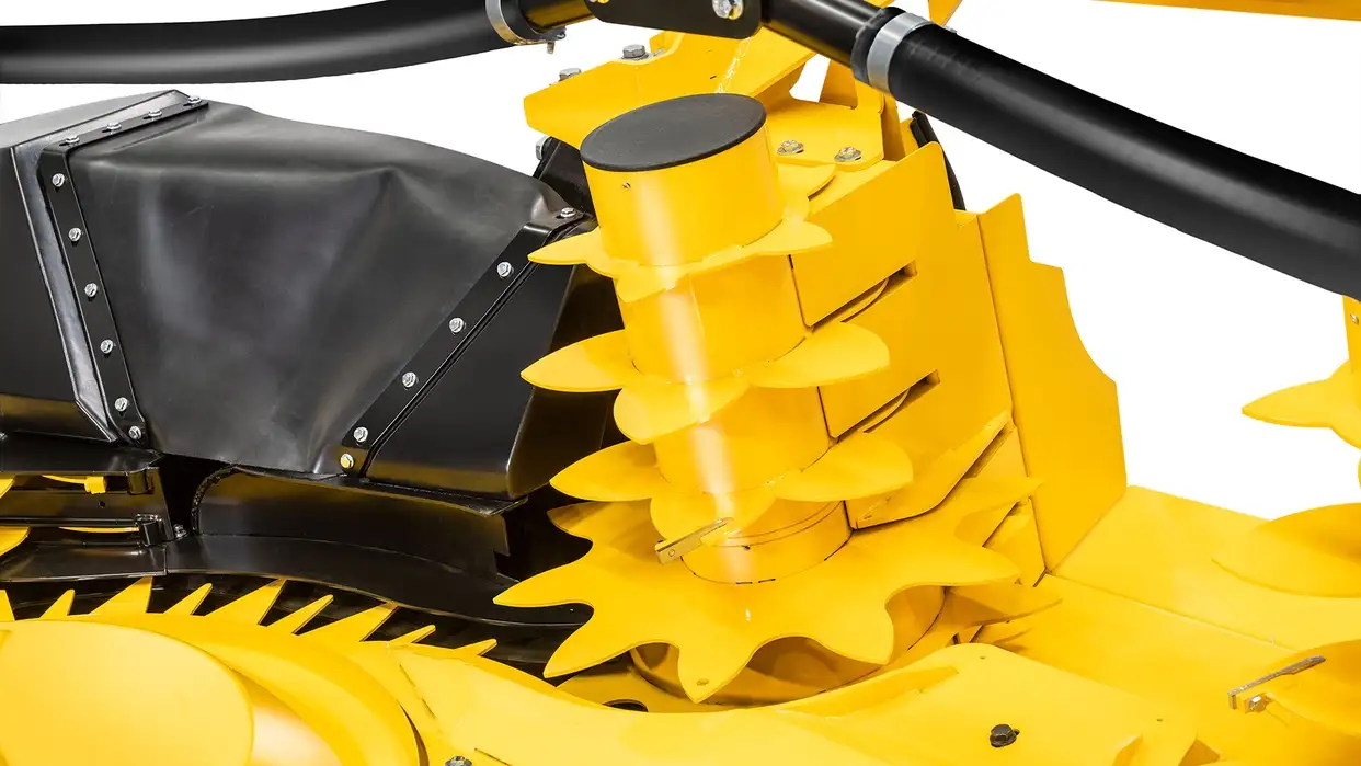 Maize Headers - Making light work of the tallest maize