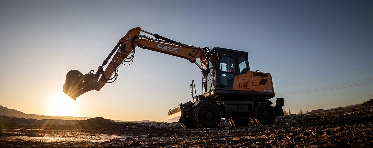E-Series Wheeled Excavators - PERFORMANCE, RELIABILITY AND EFFICIENCY