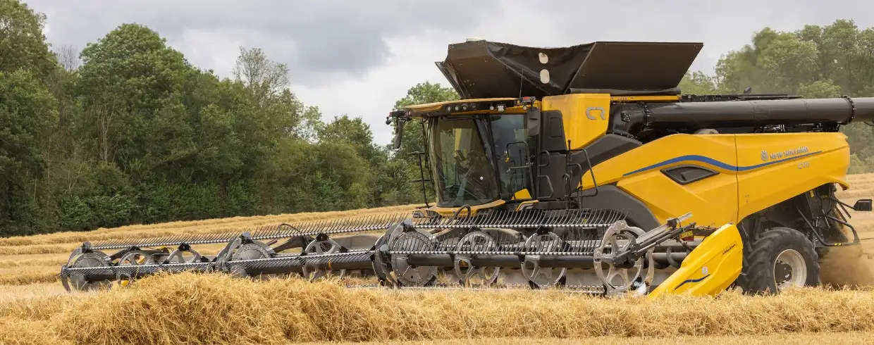 FD2 Series header on a New Holland combine