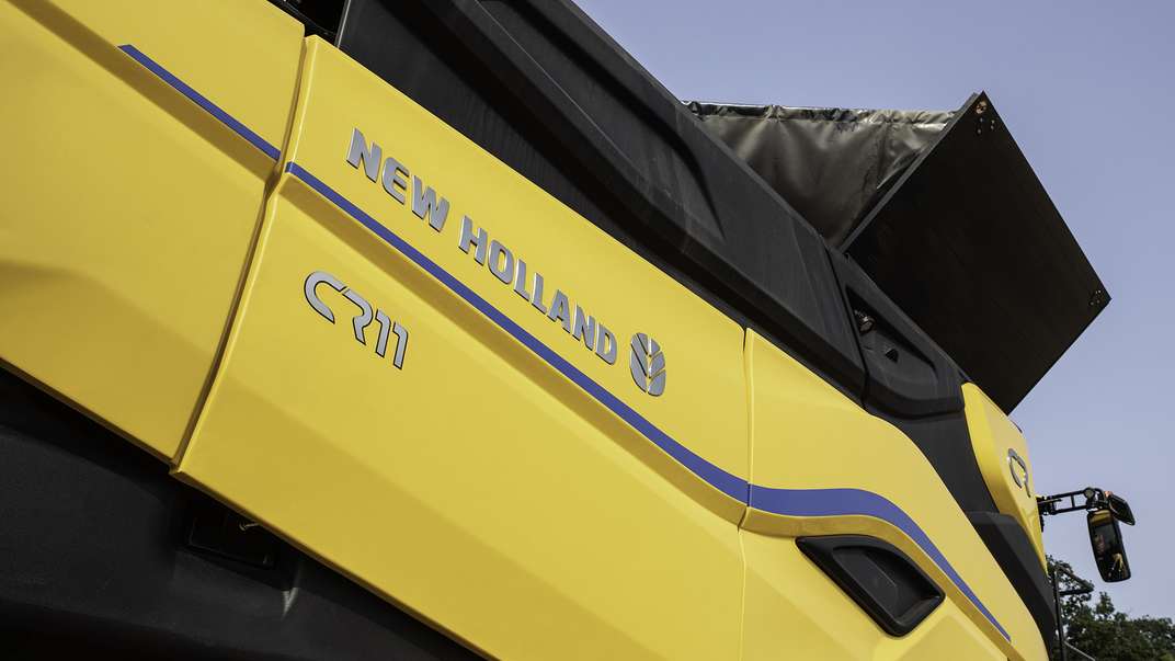 New Holland förhandsvisar nästa generations skördetröskor CR11