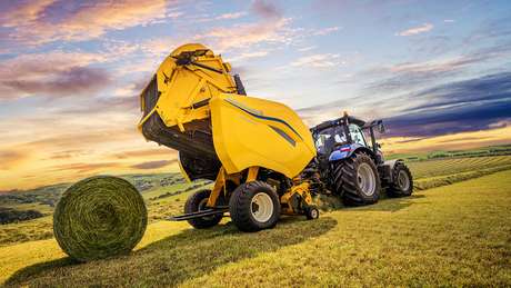 Pro-Belt™ Series Variable Chamber Round Balers