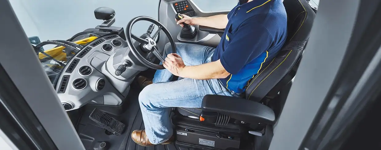 wheel-loaders-stage-v-operator-environment-01b