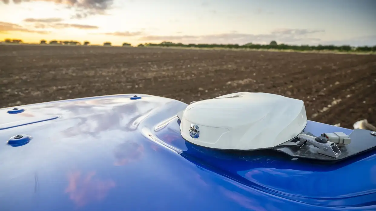 GNSS Positioning and Connectivity - Tractor Gps