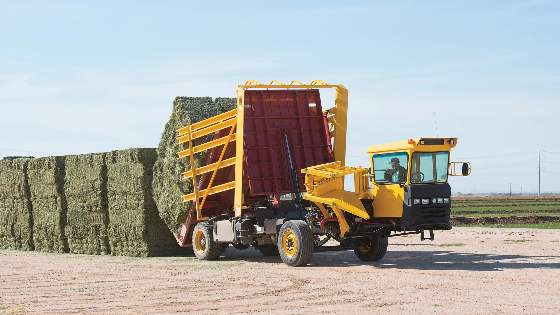 Stackcruiser® Self-Propelled Bale Wagons - Media Gallery