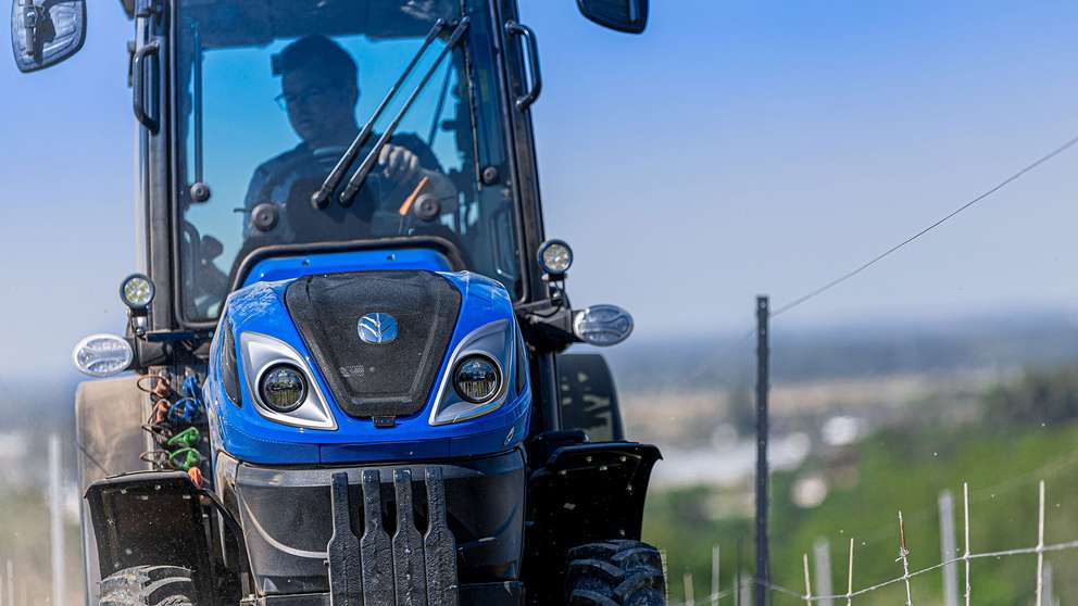 New Holland T7 au méthane et tracteur T4 électrique et autonome