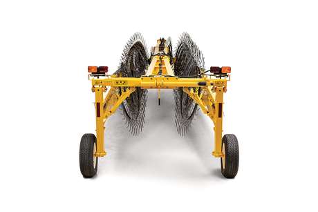 DuraVee trailing rake front on shot with whit background