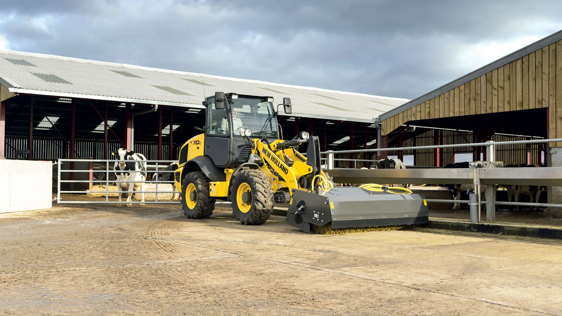 COMPACT WHEEL LOADERS