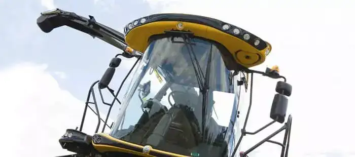 fr-forage-cruiser-sp-cab-and-controls-01
