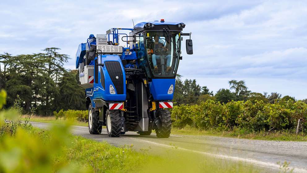 Plus de confort, de capacité, de puissance et de productivité : les nouvelles machines à vendanger compactes BRAUD de New Holland