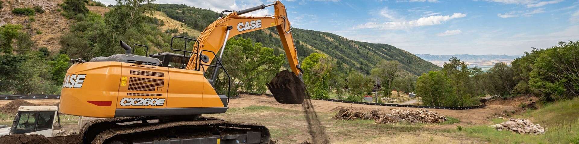 E-Series-CX260E-Excavator-Digging