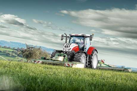 6175_IMPULS_CVT_with_Krone_Mowers_1920x1280