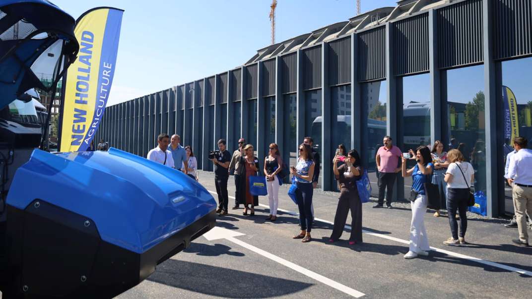 El revolucionario tractor T6 Methane Power arranca su andadura en España