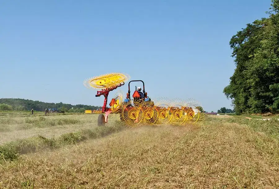 ProCart™ and ProCart™ PLUS Deluxe Carted Wheel Rakes - Media Gallery