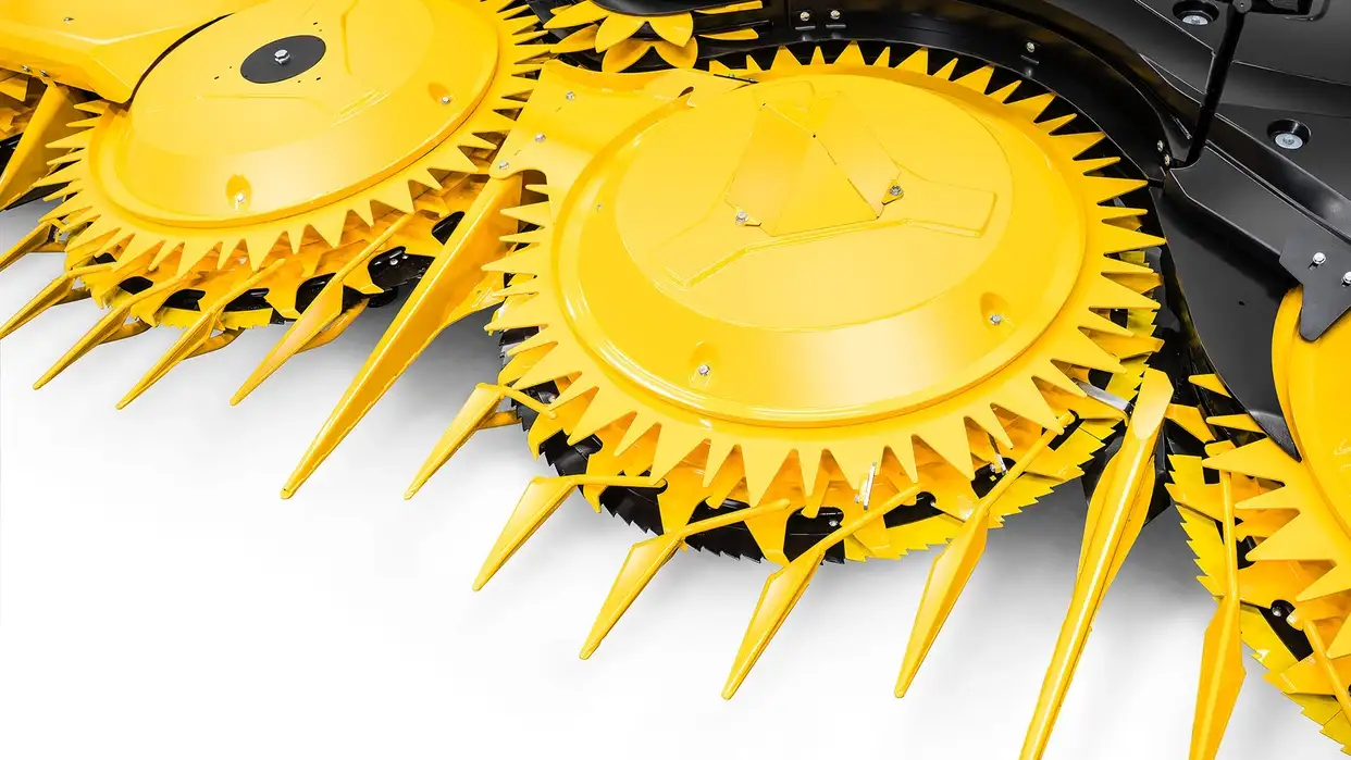 Maize Headers - Making light work of the tallest maize