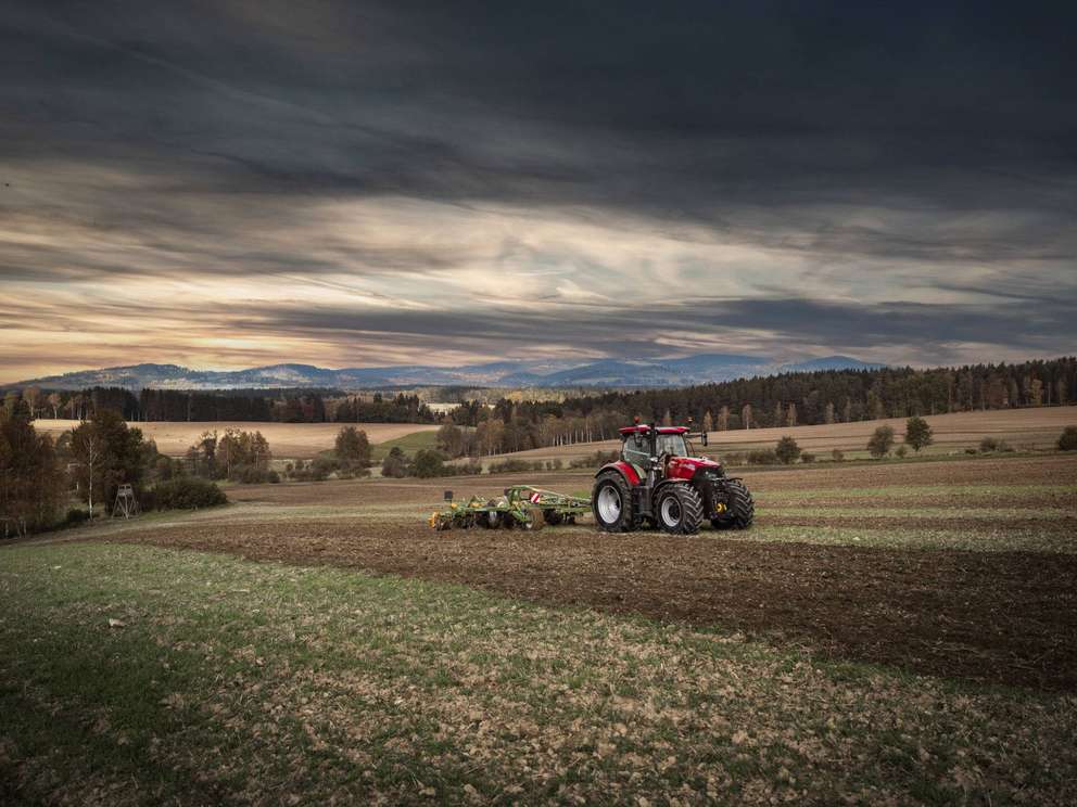 CASE IH_PUMA 220 CVXDrive_IN THE FIELD_resize