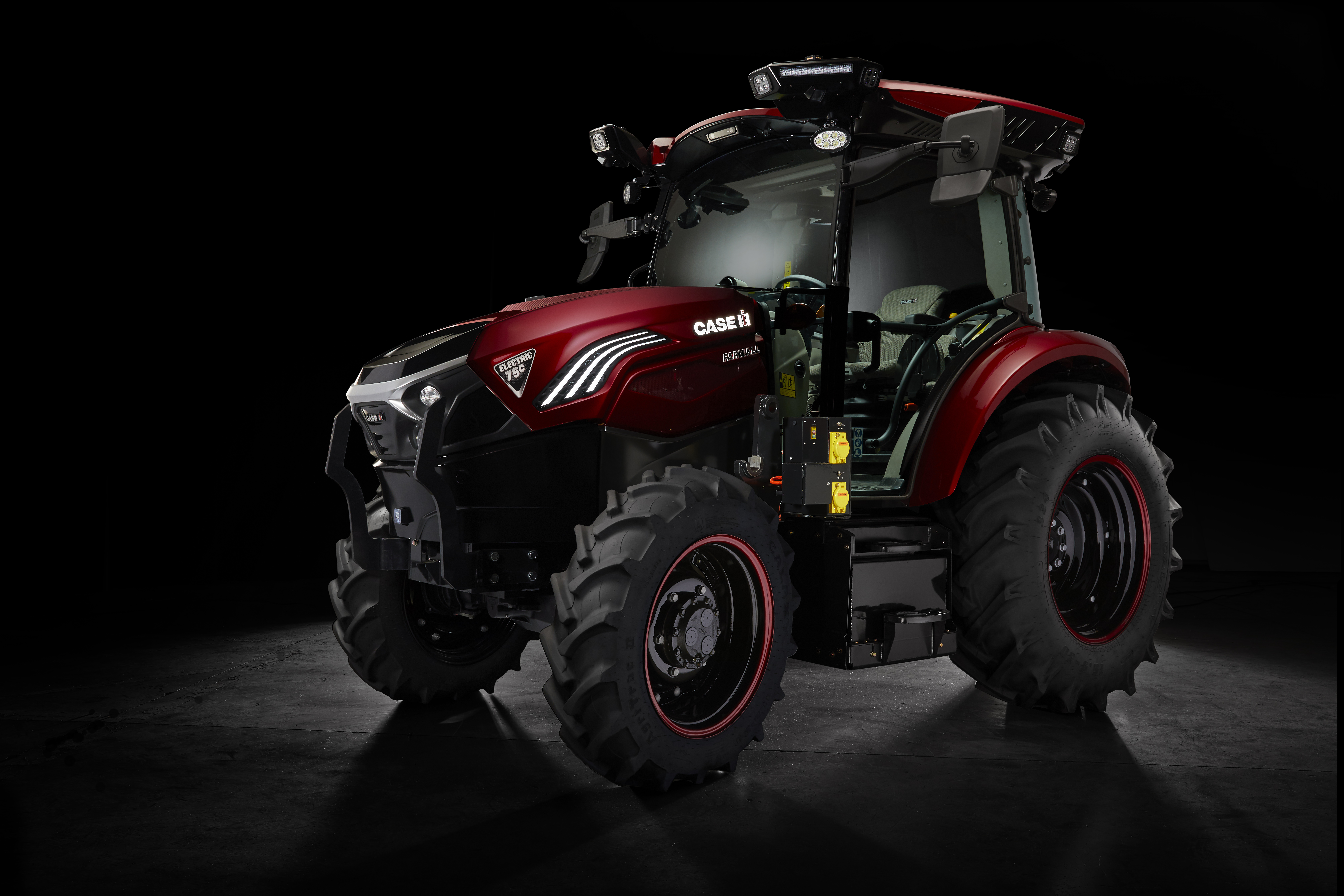 Case IH Farmall 75C Electric and Steiger Quadtrac 715 Receive 2023 Good Design Awards_660354.jpg