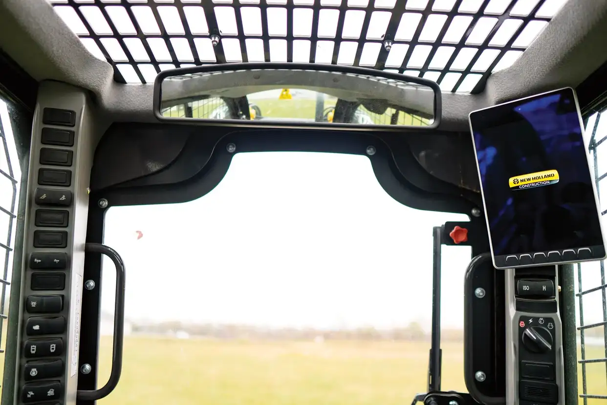 New Holland Construction Skid Steer Loaders Operator Comfort Visibility