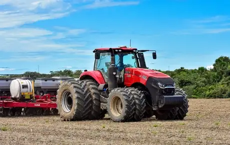 Case IH Magnum 400 tractor in field