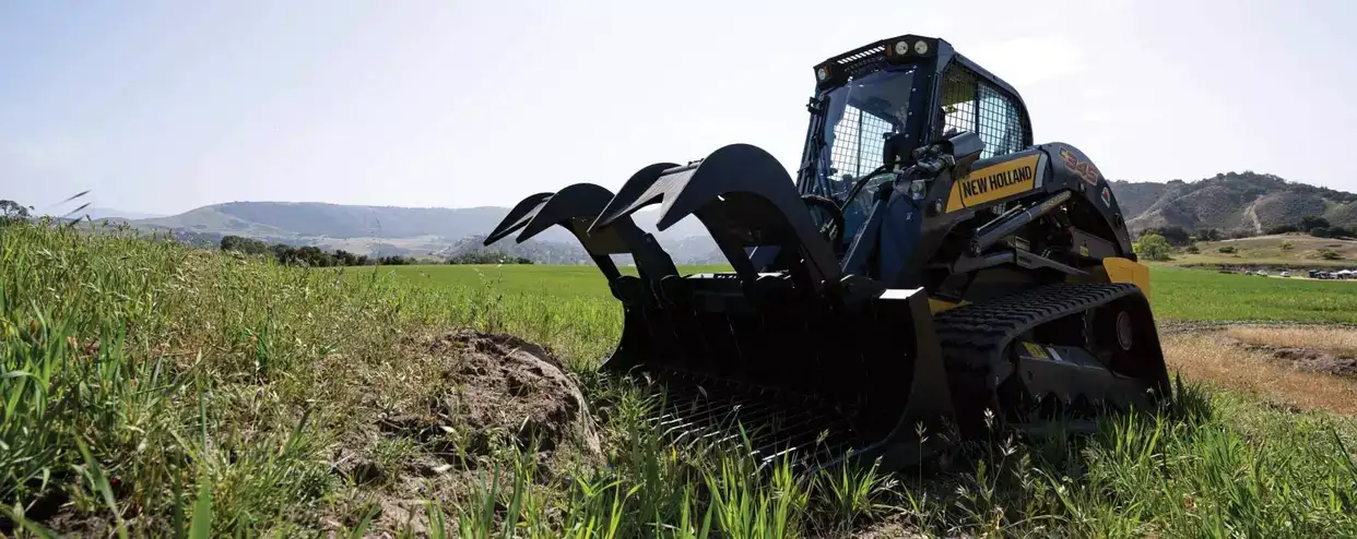 New Holland Construction Compact Track Loader C345