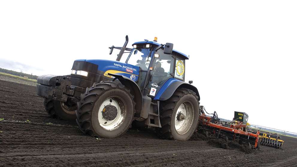 Sustainable Farming New Holland - Clean Energy Leader