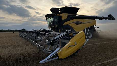 CR10 - Awards New Holland - Innovation & Technology