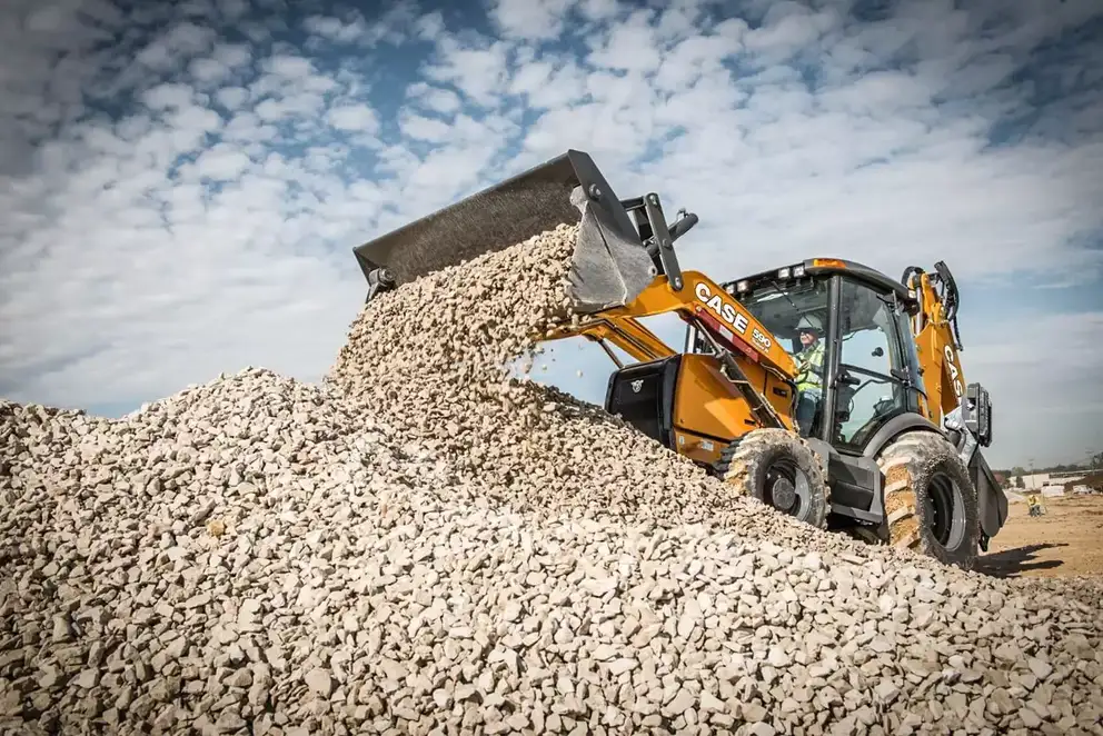 590 Super N Construction King™ Backhoe Loader | CASE Construction Equipment