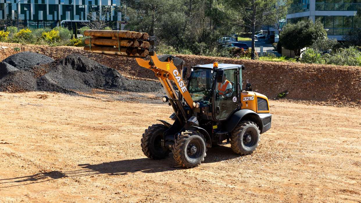 CASE Construction Equipment amplia la gamma compatta con la nuova terna da 55 kW, il nuovo mini track loader elettrico e importanti aggiornamenti alla gamma di pale gommate compatte