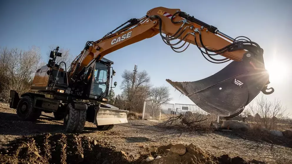 E-Series Wheeled Excavators