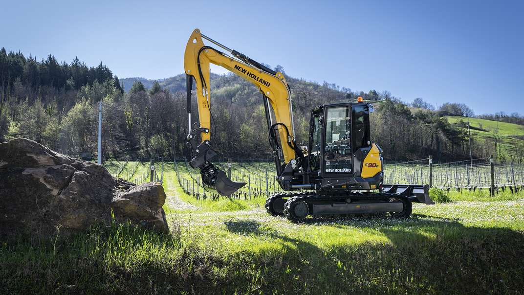 New Holland expands light construction line with launch of new midi excavators at EIMA 2024